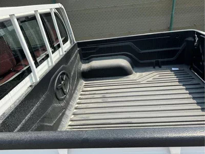 Toyota Hilux GLX Toyota Hilux 2.7L Petrol AT Full Option Without Bush Start MY2025-18