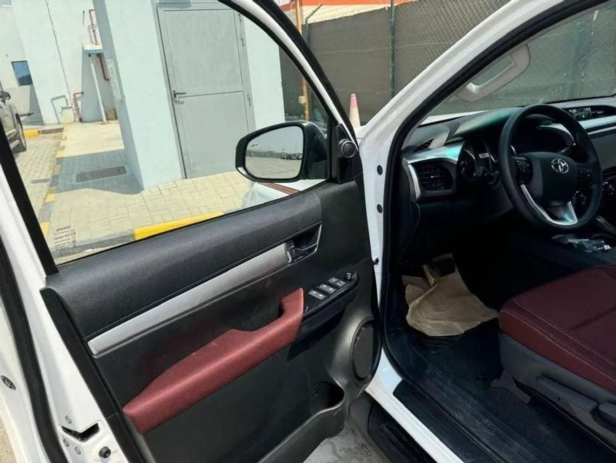 Toyota Hilux GLX Toyota Hilux 2.7L Petrol AT Full Option Without Bush Start MY2025-5-0
