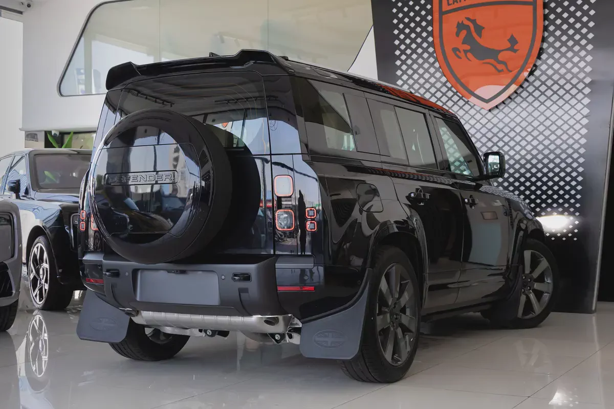 Land Rover Defender | 110 X-Dynamic HSE P400 | GCC Specs | 2026 (Export)-3-3