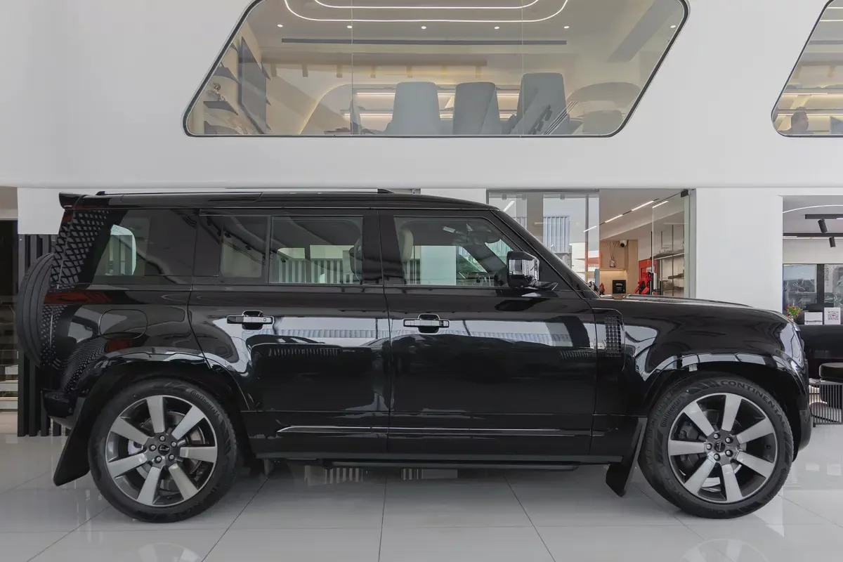 Land Rover Defender | 110 X-Dynamic HSE P400 | GCC Specs | 2026 (Export)-6-6