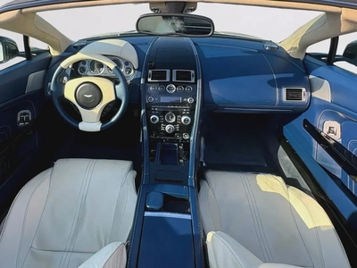 ASTON MARTIN VANTAGE S Cabriolet | 4.7L V8 | 2014 | GCC SPECS-11