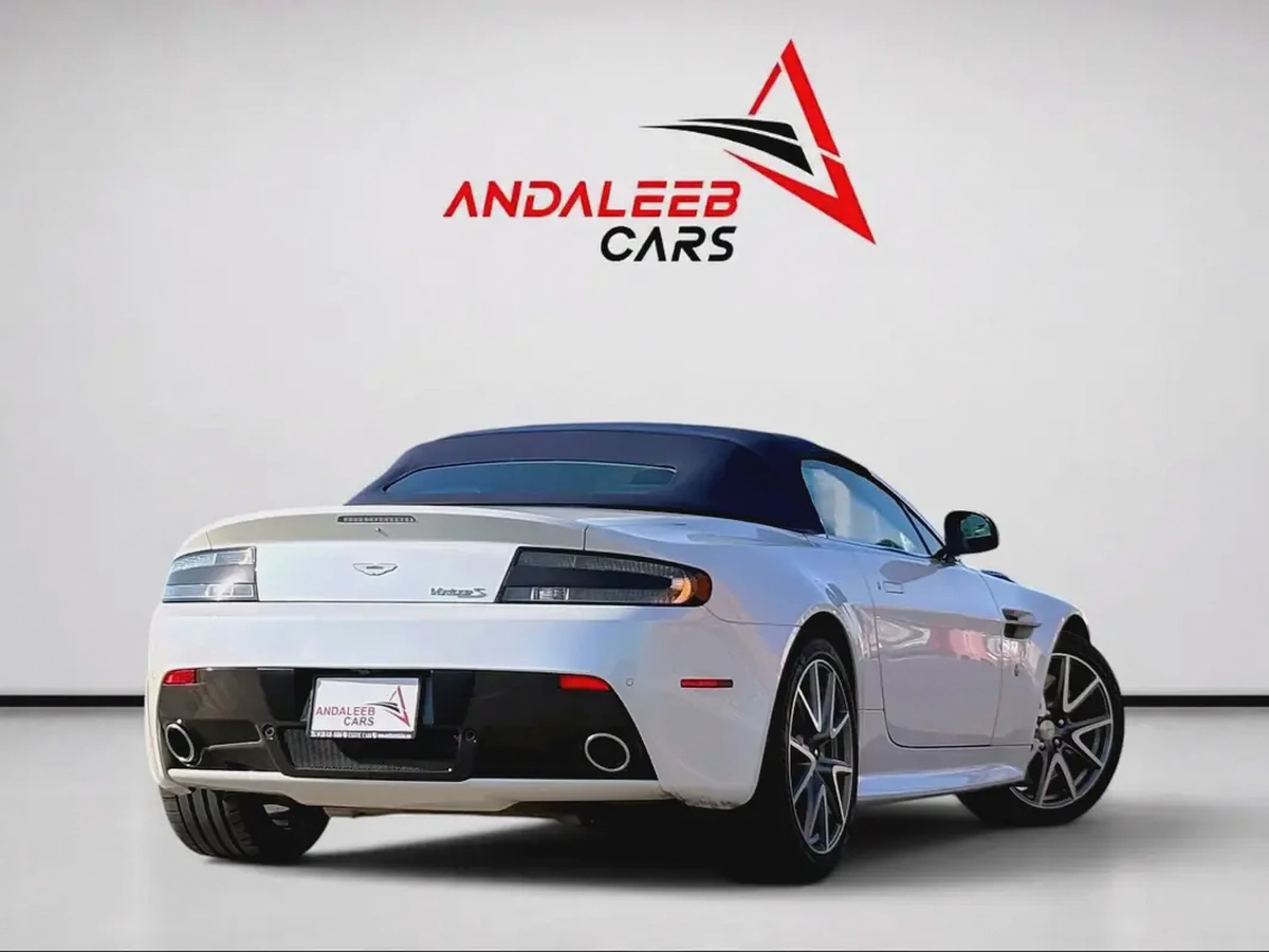 ASTON MARTIN VANTAGE S Cabriolet | 4.7L V8 | 2014 | GCC SPECS