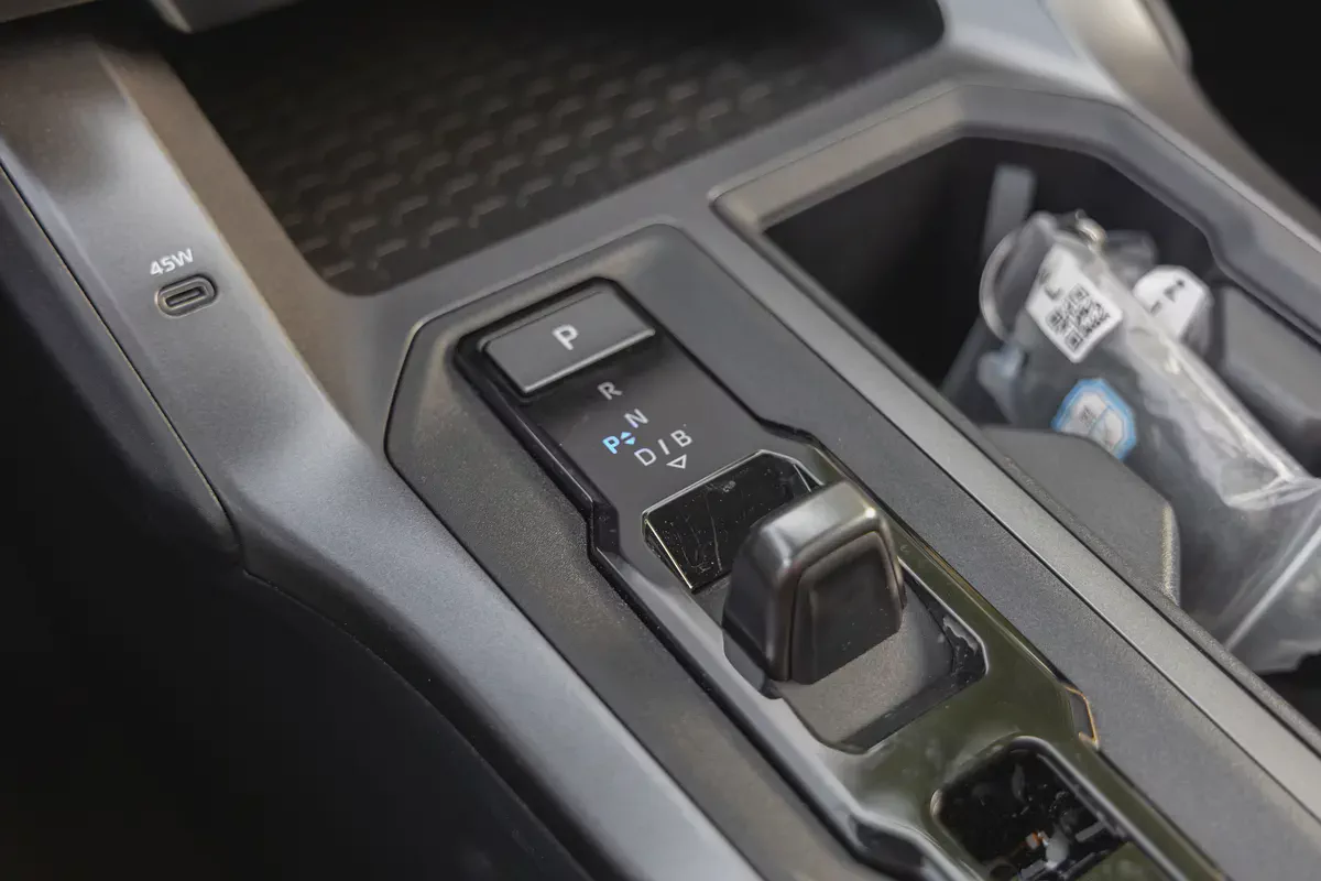 Toyota RAV4 LUXURY | 2026 | 4WD | V4 2.5L Hybrid | Full Option No.1  (EXPORT ONLY)-17-17