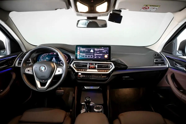BMW X4 xdrive20i 2023 / 1000km Only!! / 2600 AED monthly / One year warranty