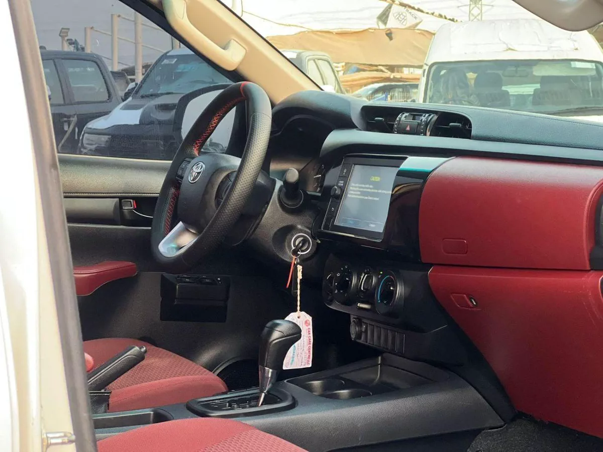 Toyota Hilux  2022 Toyota Hilux - 2.7L V4 - Full Automatic Patrol - 4x4 AWD - Off Road Edition --12-0
