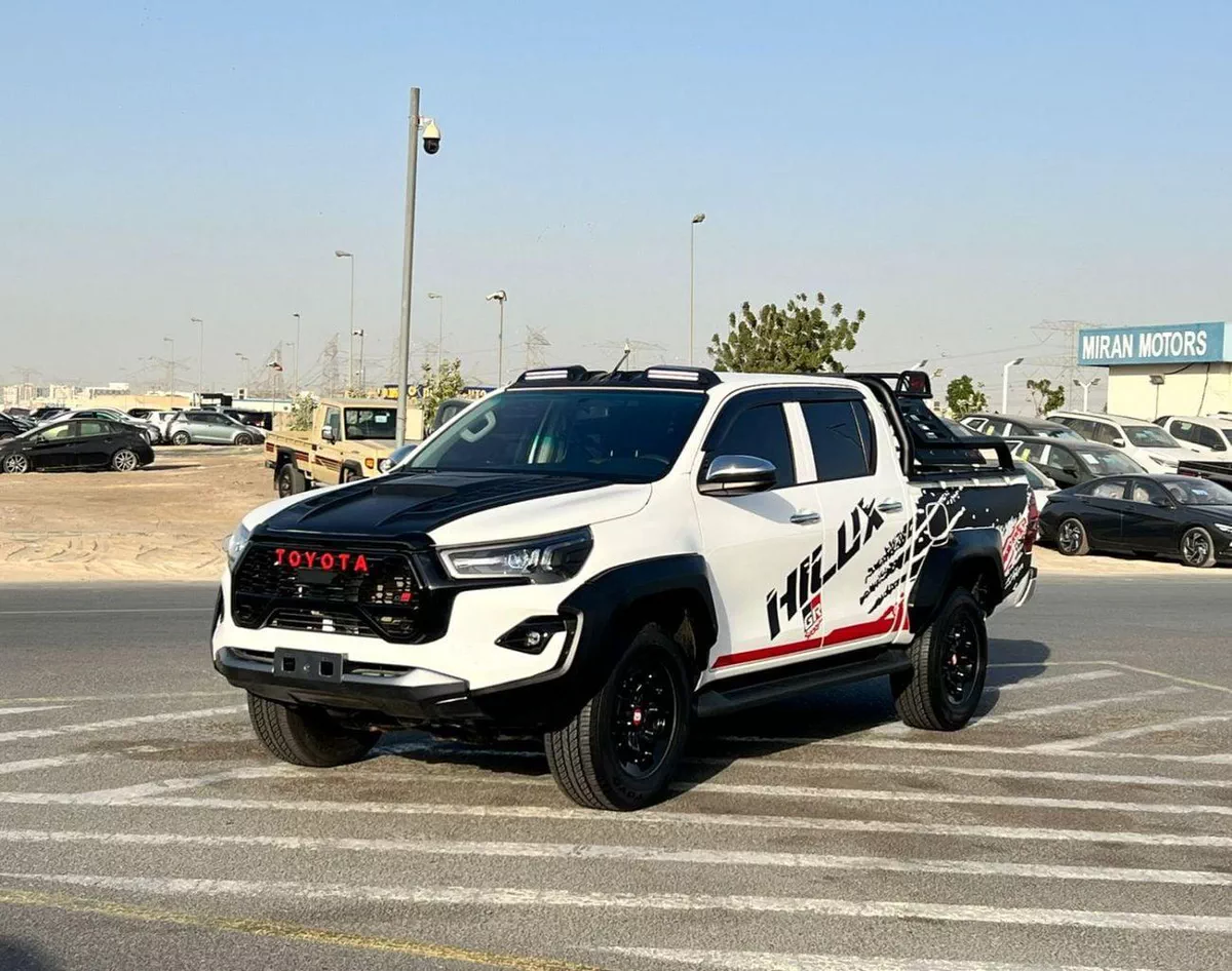 Toyota Hilux  2022 Toyota Hilux - 2.7L V4 - Full Automatic Patrol - 4x4 AWD - Off Road Edition --1-0