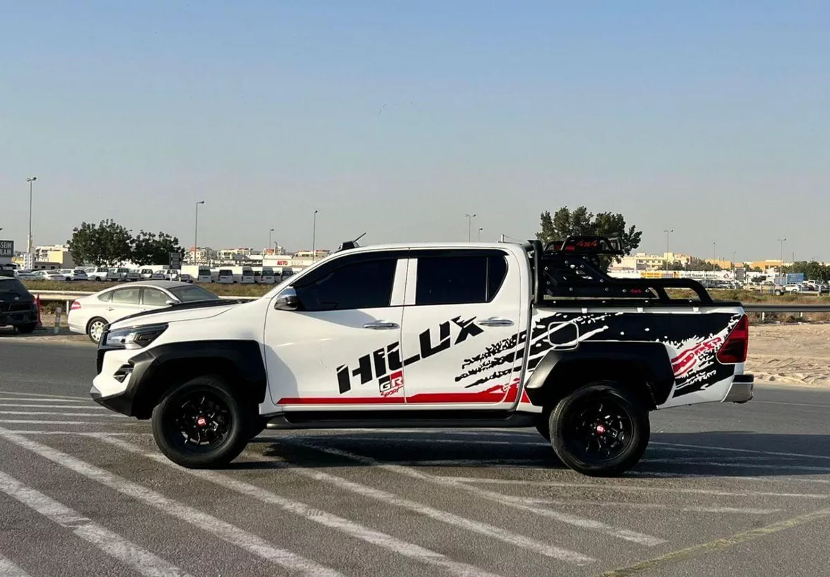 Toyota Hilux  2022 Toyota Hilux - 2.7L V4 - Full Automatic Patrol - 4x4 AWD - Off Road Edition --3-0