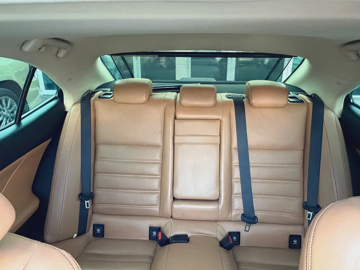 Lexus IS 250 —2014 —GCC —FREE ACCIDENT—ORIGINAL PAINT—FULL OPTIONS—EXCELLENT CONDITION-11-11
