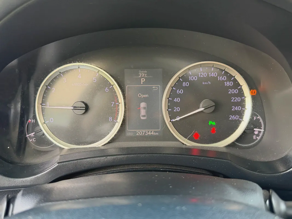 Lexus IS 250 —2014 —GCC —FREE ACCIDENT—ORIGINAL PAINT—FULL OPTIONS—EXCELLENT CONDITION-13-13