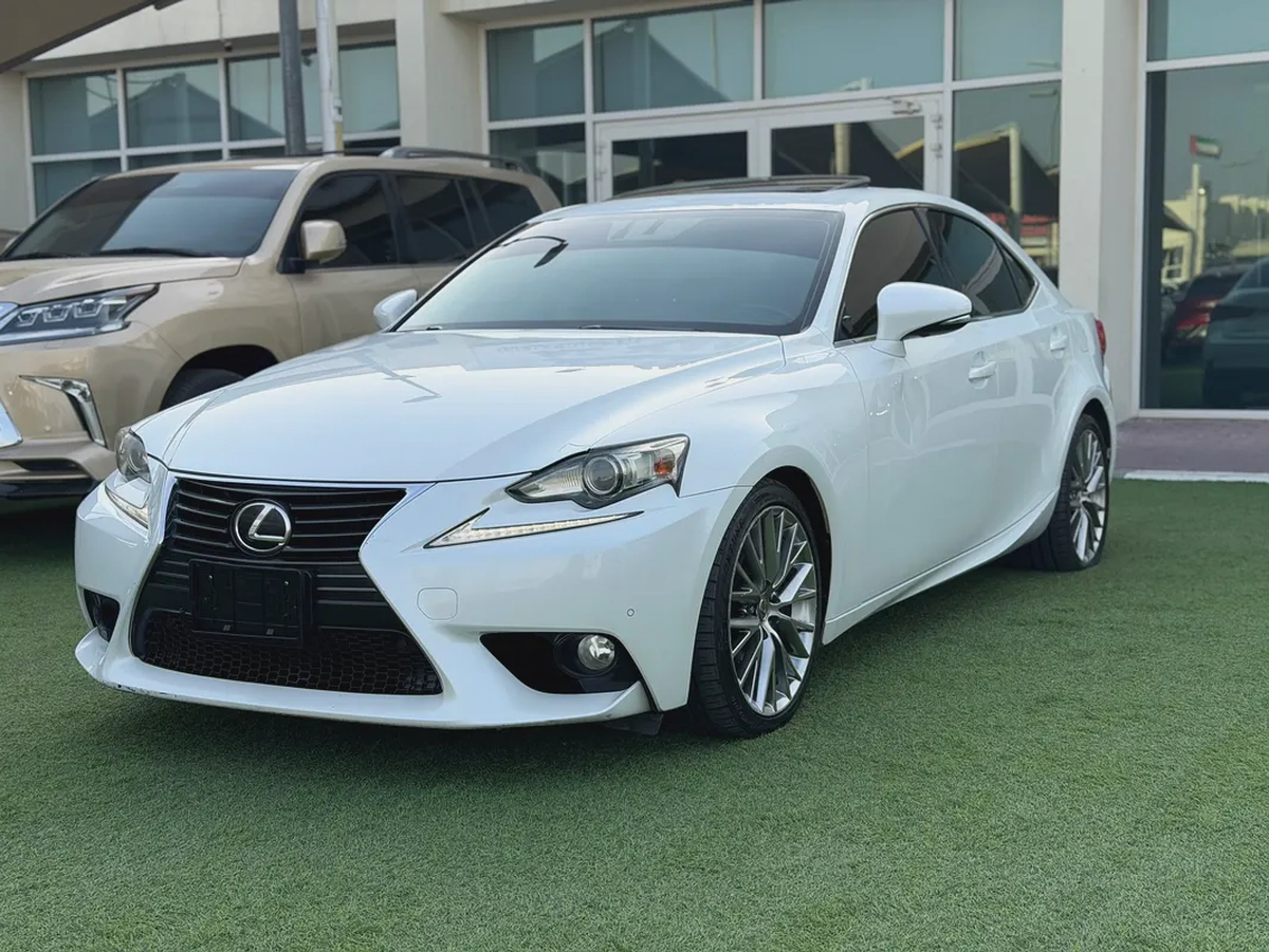 Lexus IS 250 —2014 —GCC —FREE ACCIDENT—ORIGINAL PAINT—FULL OPTIONS—EXCELLENT CONDITION