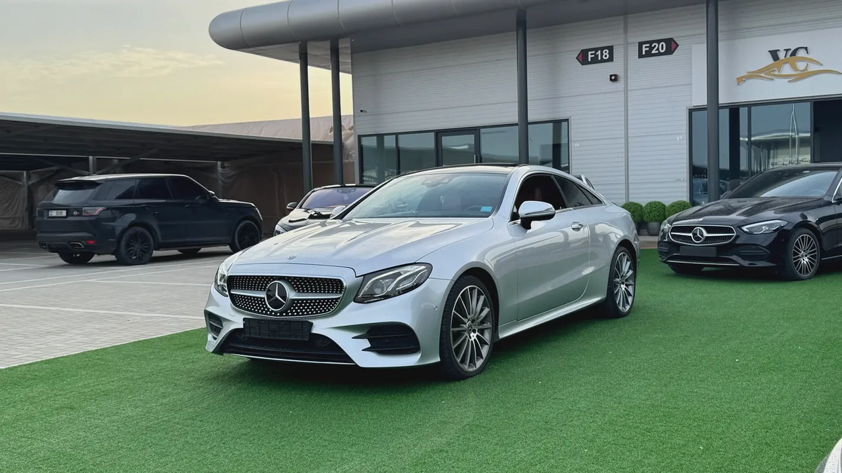 Mercedes E 450 coupe super clean-1-1