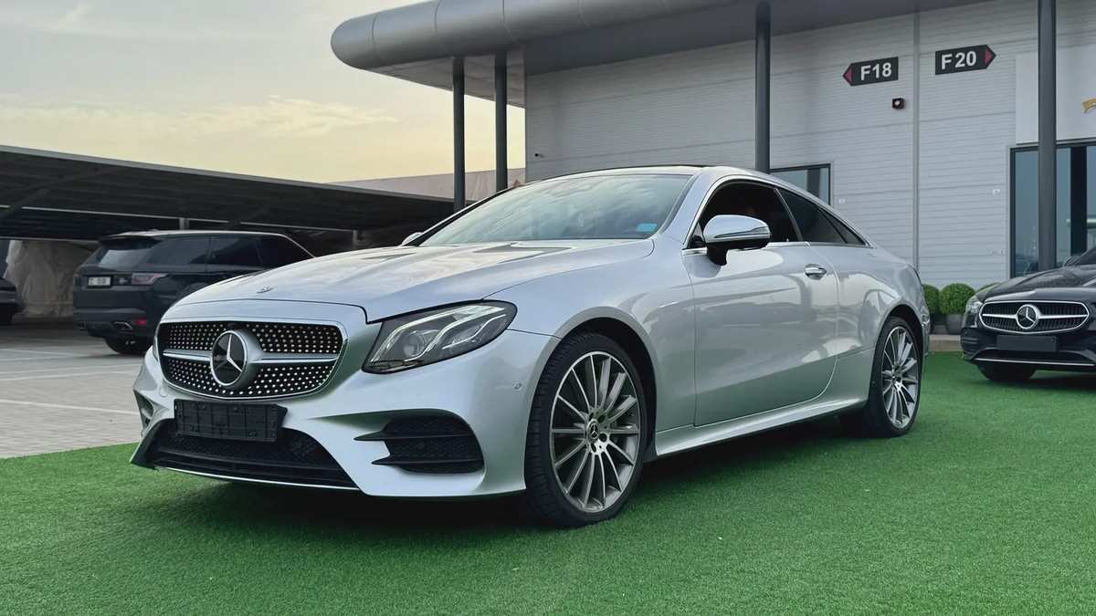 Mercedes E 450 coupe super clean-4-4