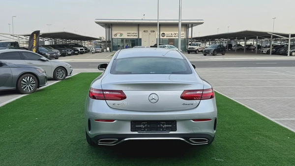 Mercedes E 450 coupe super clean