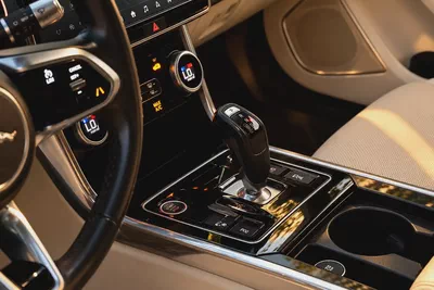 2020 Jaguar XE P250 European Specs-4