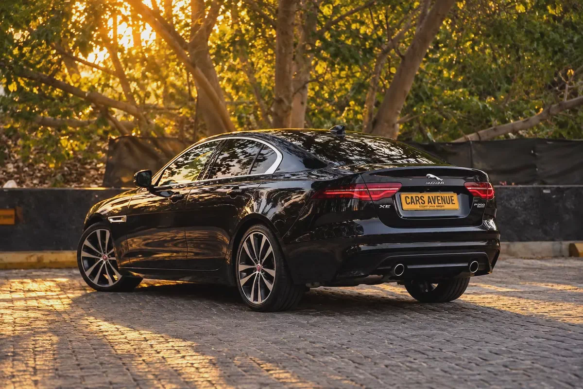 2020 Jaguar XE P250 European Specs-11-11