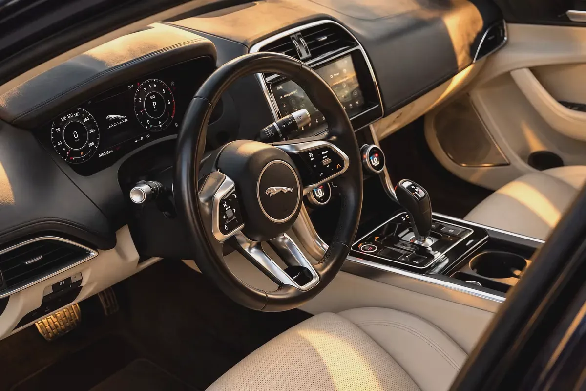 2020 Jaguar XE P250 European Specs-5-5