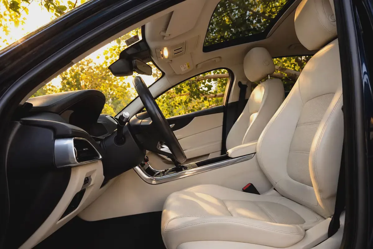 2020 Jaguar XE P250 European Specs-7-7