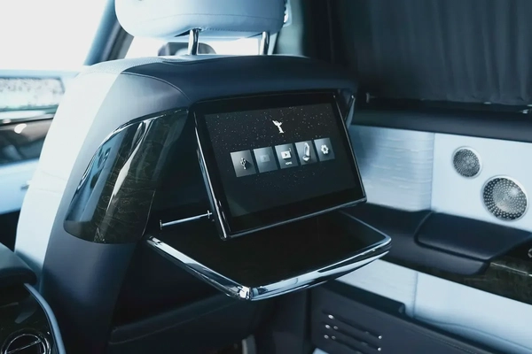 2026 ROLLS-ROYCE PHANTOM EWB WITH 5 YEARS WARRANTY AND SERVICE CONTRACT