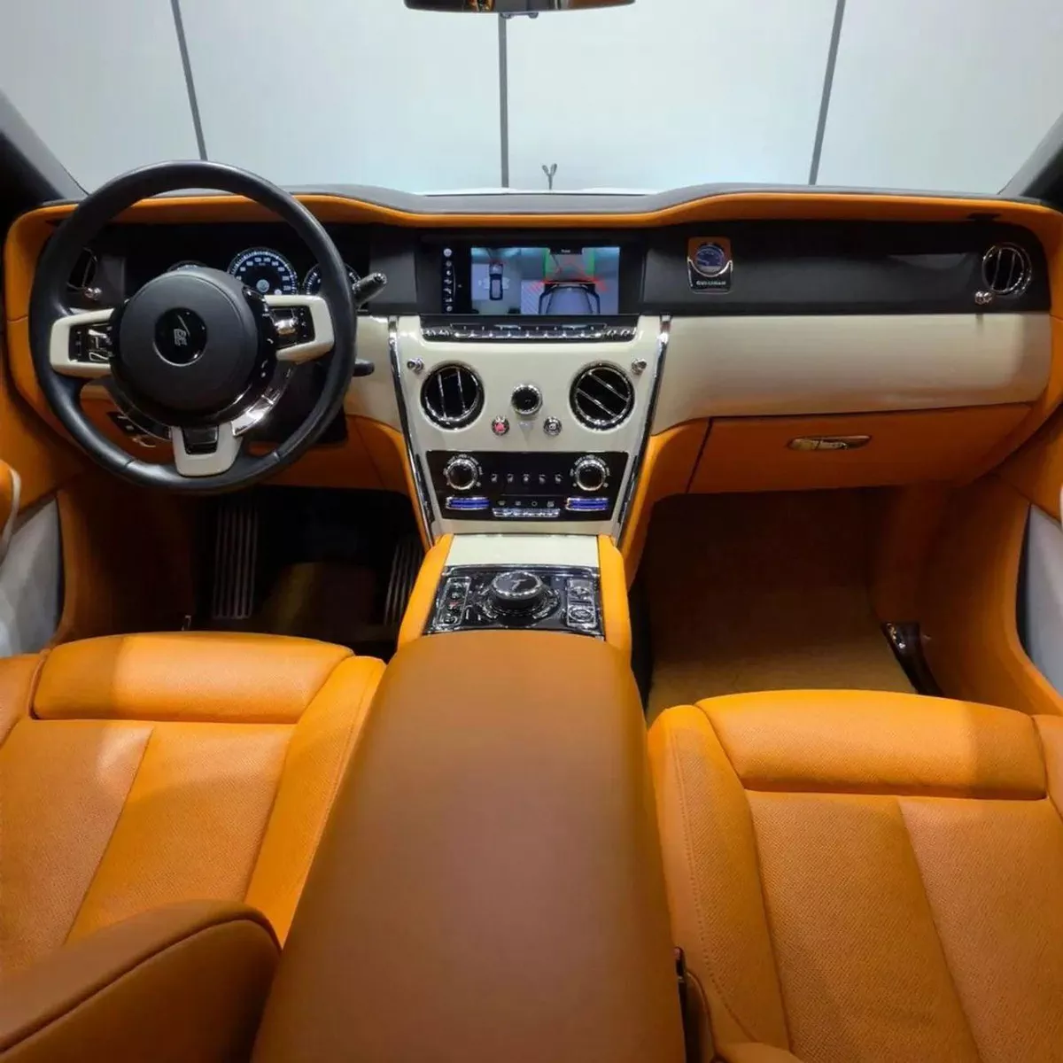 Rolls Royce Cullinan Silver Badge 2022 Silver Badge with 2026 Facelift GCC specs-10-0