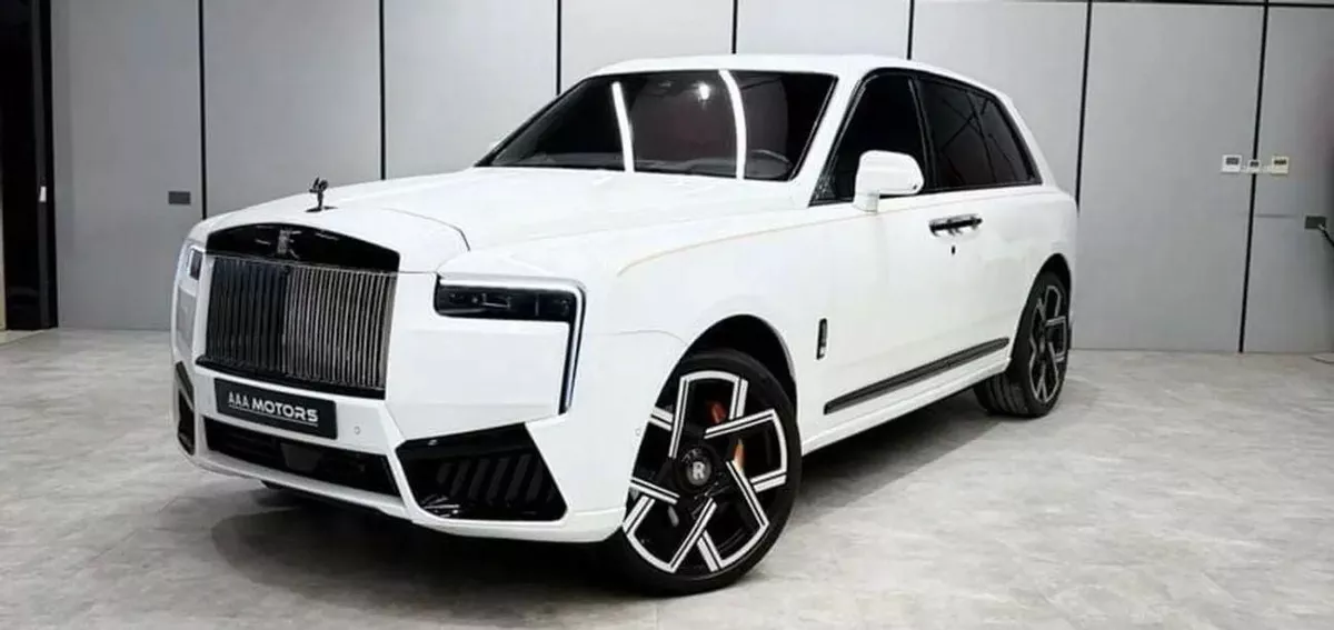 Rolls Royce Cullinan Silver Badge 2022 Silver Badge with 2026 Facelift GCC specs-1-0