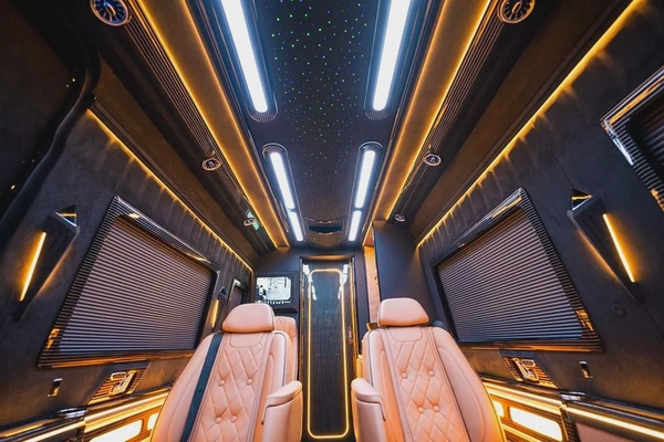 Mercedes Benz Sprinter D516 GCC zero km