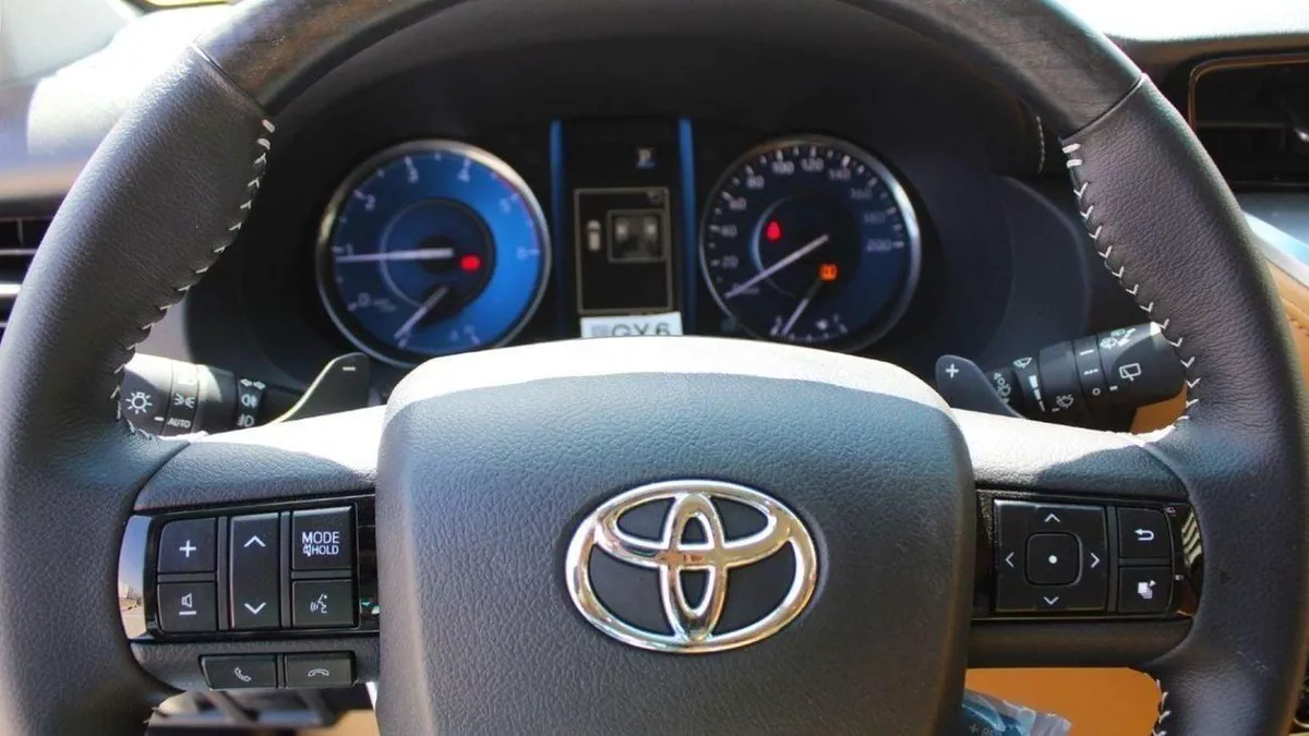 Toyota Fortuner EXR TOYOTA FORTUNER 2.4L mid option AT-11-0