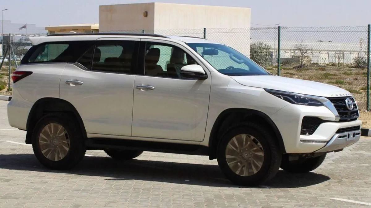 Toyota Fortuner EXR TOYOTA FORTUNER 2.4L mid option AT-2-0