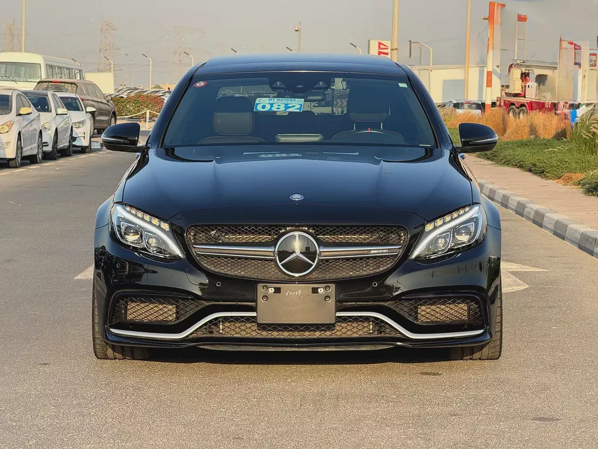 MERCEDES BENZ C63s AMG V8 LOW KILOMETER AUCTION GRADE 4. 5/B-1-1