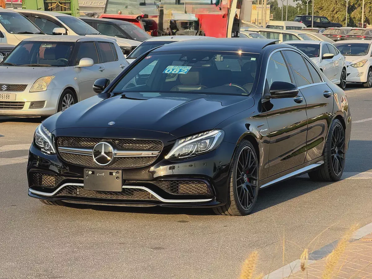 MERCEDES BENZ C63s AMG V8 LOW KILOMETER AUCTION GRADE 4. 5/B-2-2