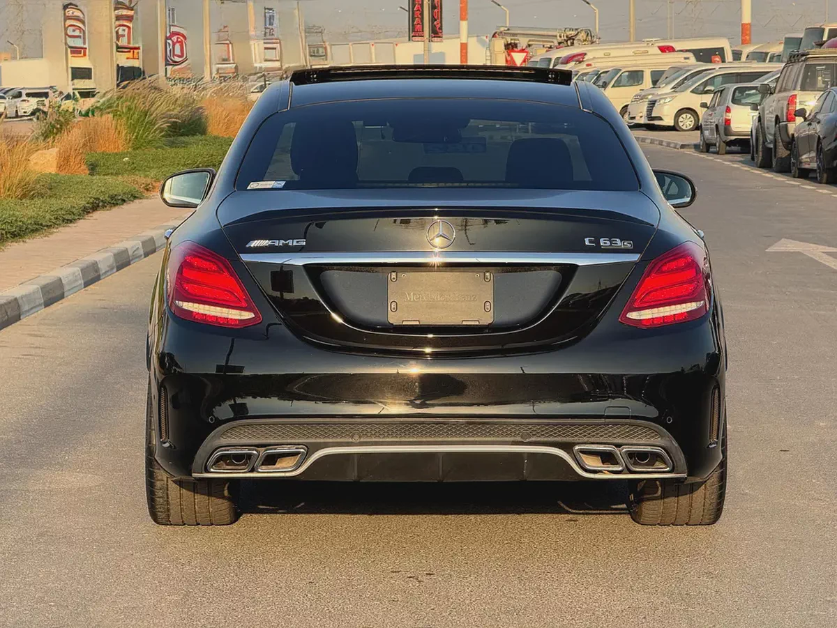 MERCEDES BENZ C63s AMG V8 LOW KILOMETER AUCTION GRADE 4. 5/B-5-5