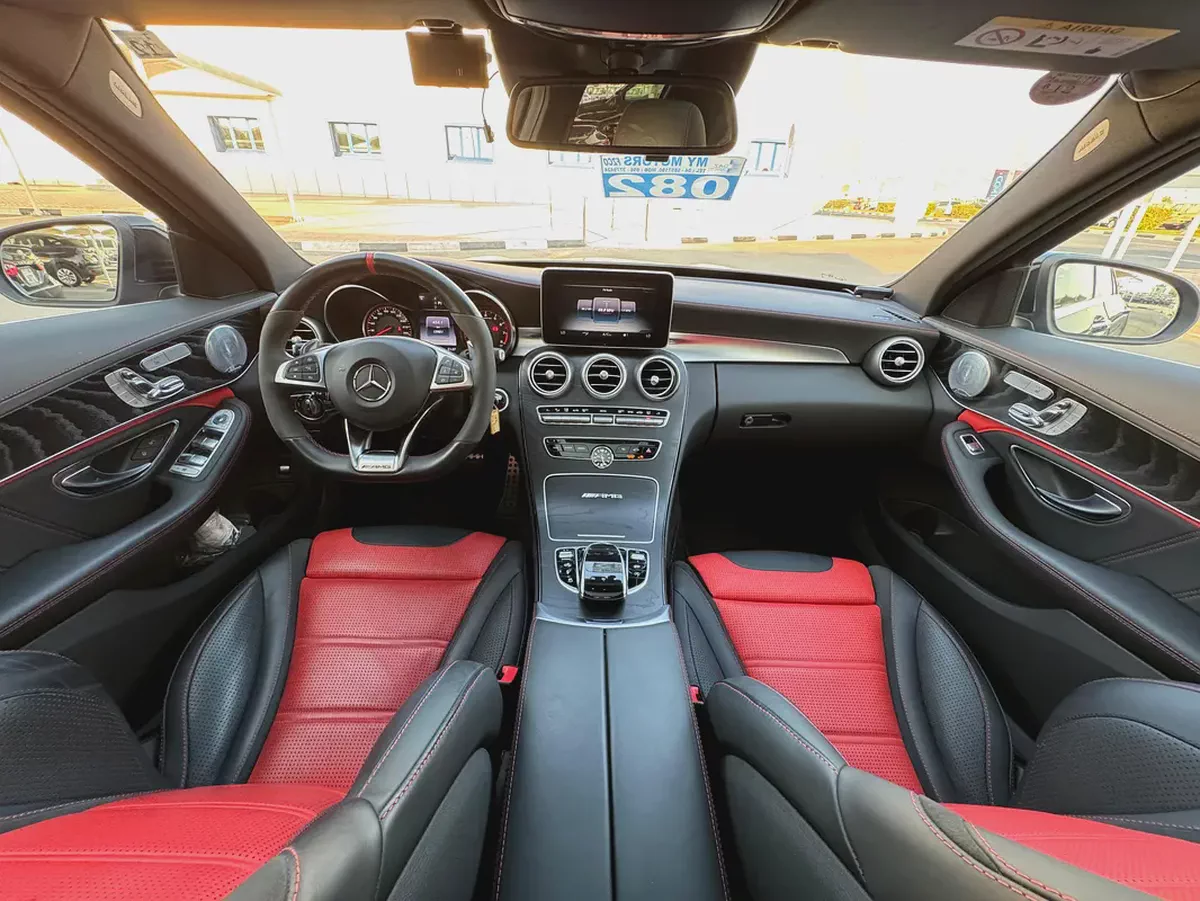 MERCEDES BENZ C63s AMG V8 LOW KILOMETER AUCTION GRADE 4. 5/B-7-7