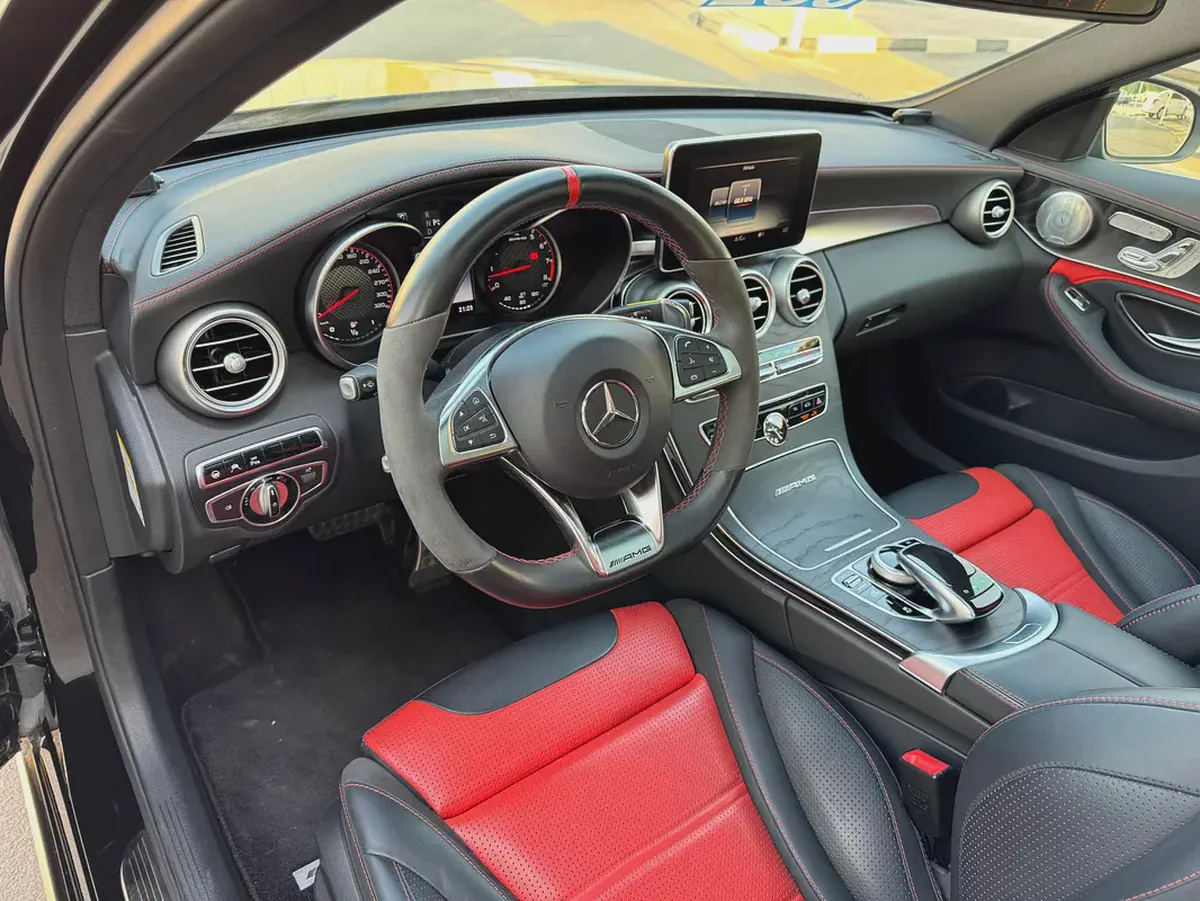 MERCEDES BENZ C63s AMG V8 LOW KILOMETER AUCTION GRADE 4. 5/B-8-8