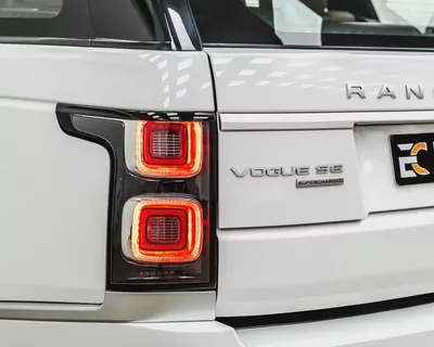 RANGE ROVER VOGUE SE SUPERCHARGED - 2018 - GCC - EXCELLENT CONDITION-5