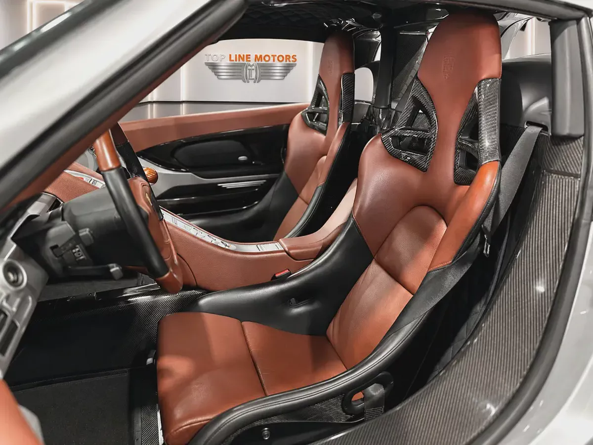 PORSCHE CARRERA GT, FULL SERVICE HISTORY, MAJOR SERVICE FROM AL NABOODAH,EXCELLENT CONDITION-10-10