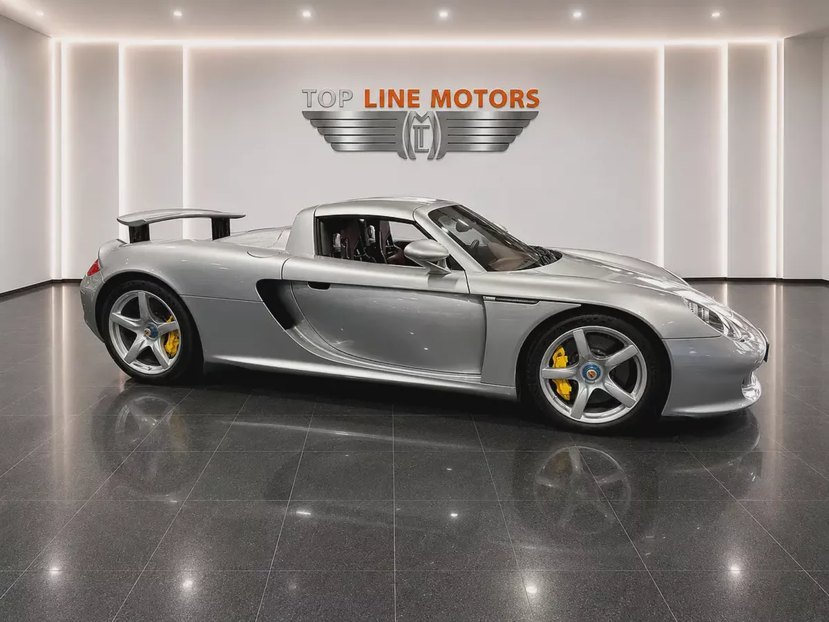 PORSCHE CARRERA GT, FULL SERVICE HISTORY, MAJOR SERVICE FROM AL NABOODAH,EXCELLENT CONDITION-2-2