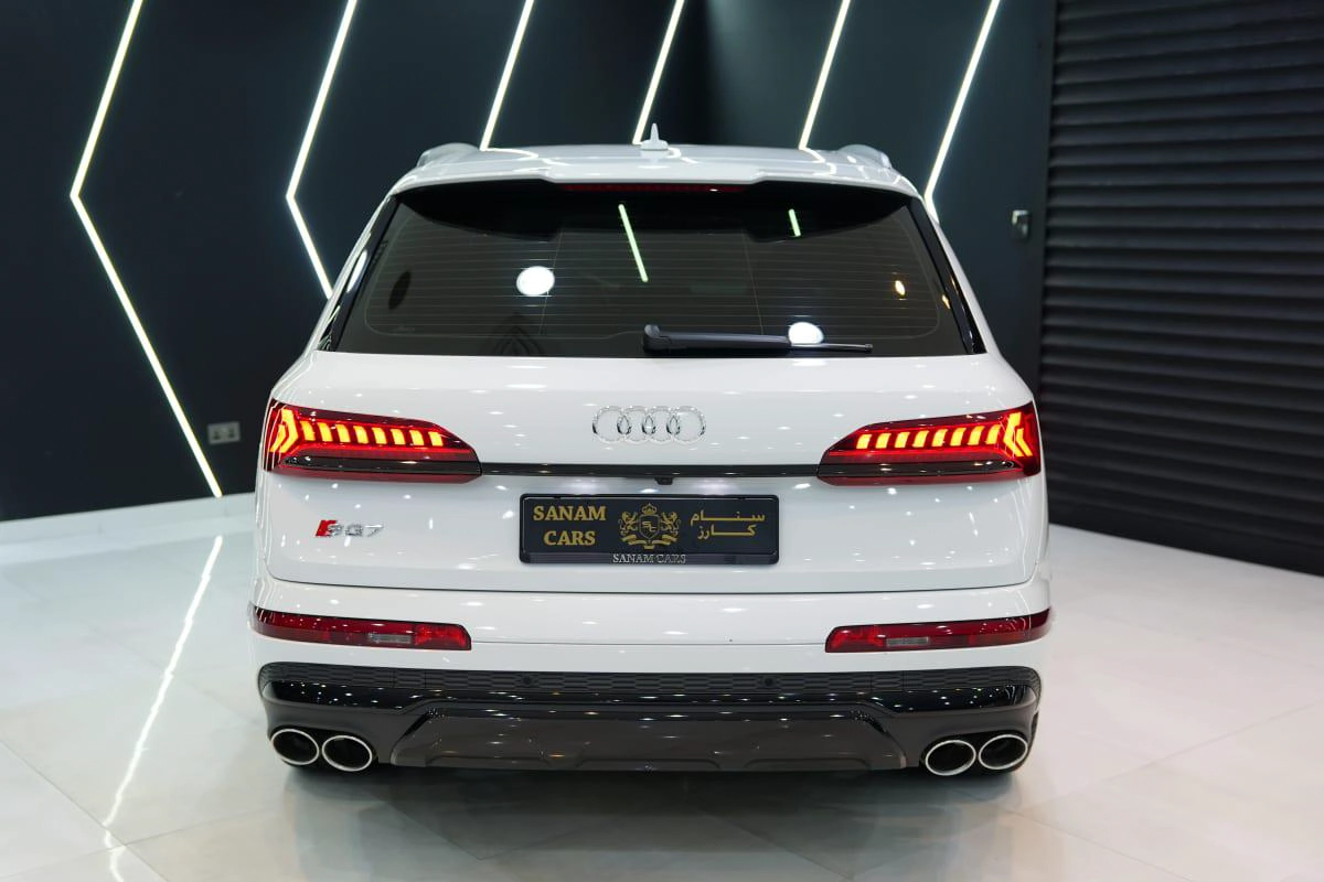 Audi SQ7 Quattro-3-3