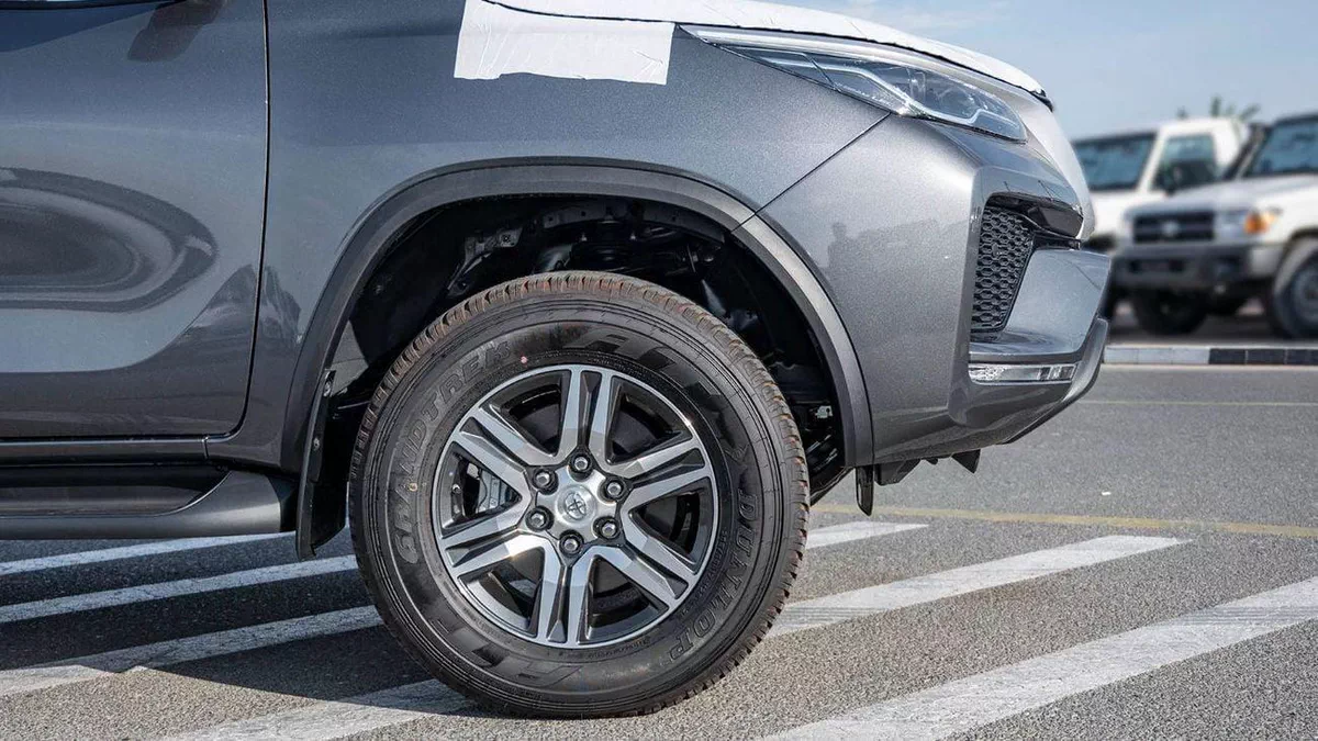 Toyota Fortuner EXR-6-0
