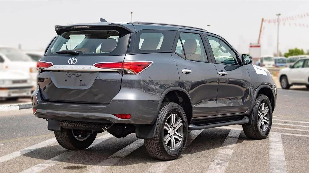 Toyota Fortuner EXR-7-0
