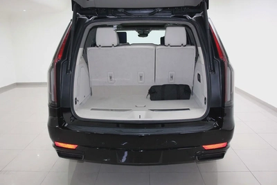 2023 Cadillac Escalade Sport Platinum | GCC Specs | Low Mileage-4