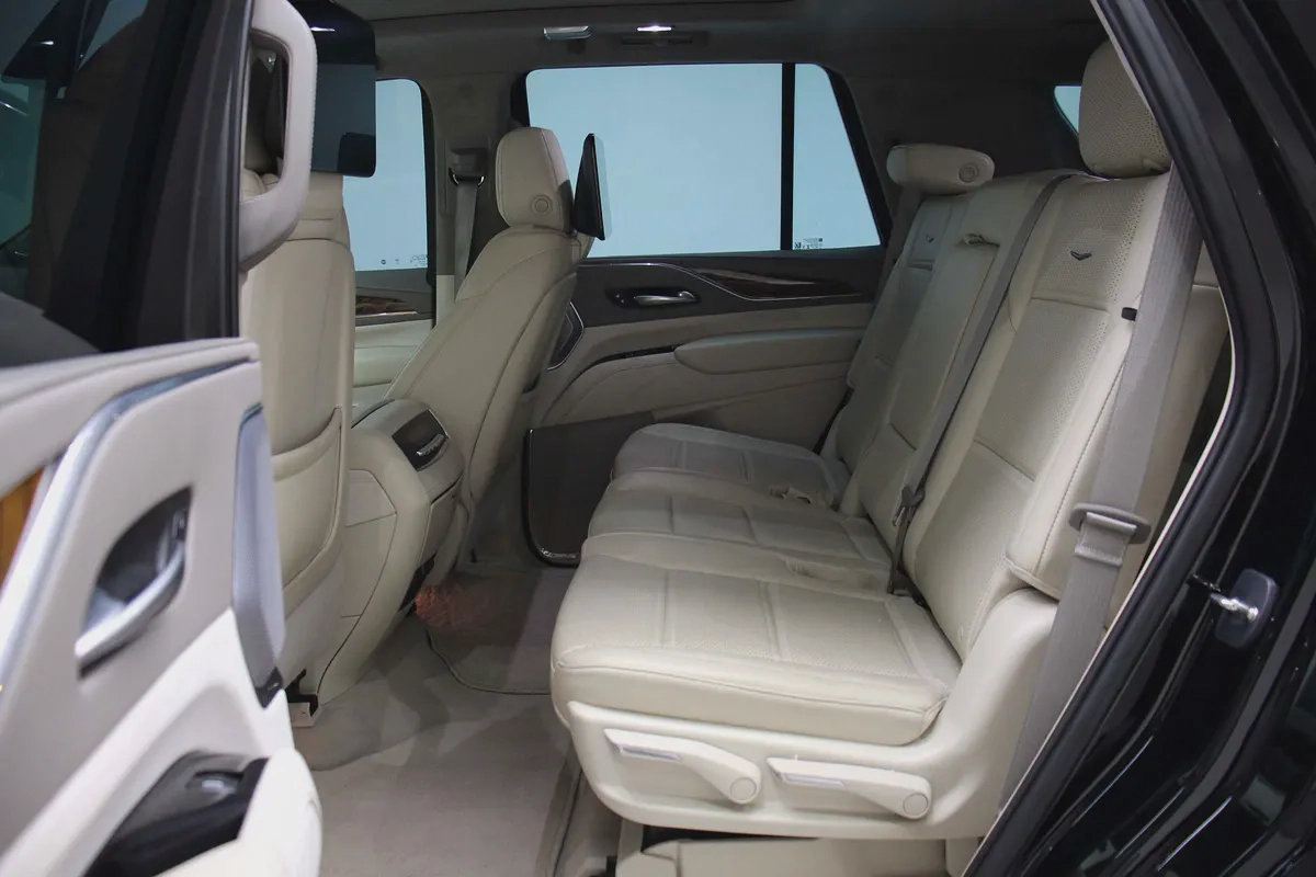 2023 Cadillac Escalade Sport Platinum | GCC Specs | Low Mileage-9-9