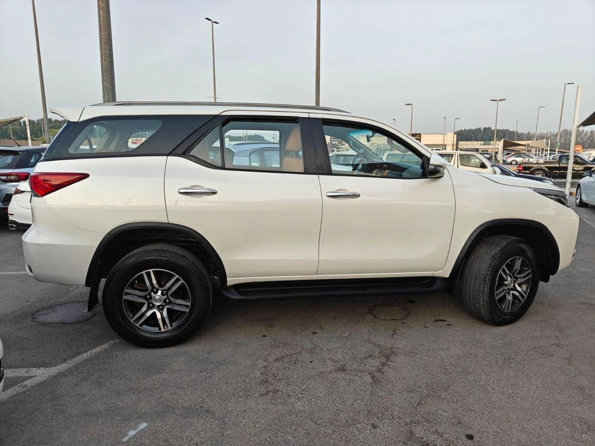 Toyota Fortuner EXR Toyota Fortuner EXR 2.7L (160 HP) MY2021 GCC-2-0