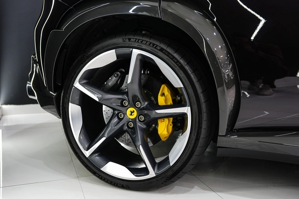 Ferrari Purosangue 2025