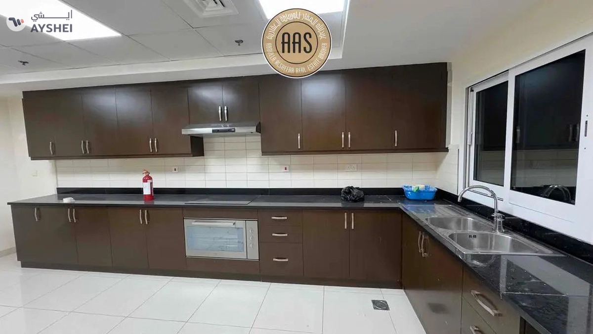 spacious 3bhk in sheikh zayad road rent only 235k-10-10