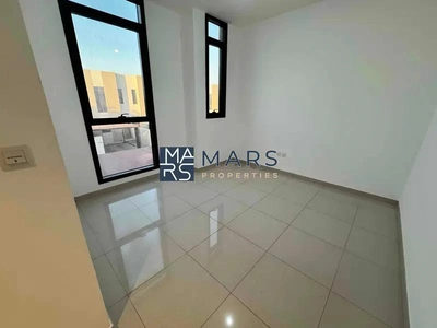| Spacious 2 Bedroom With Maid Room | Prime Location |-10