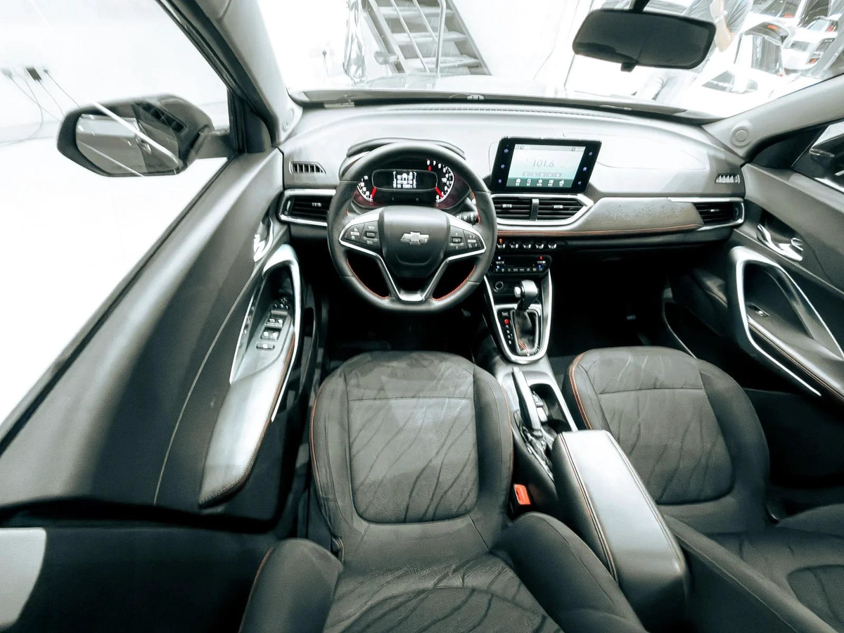 2022 Chevrolet Groove Premier 1.5L V4 // EMI starting from 650 AED-1-1
