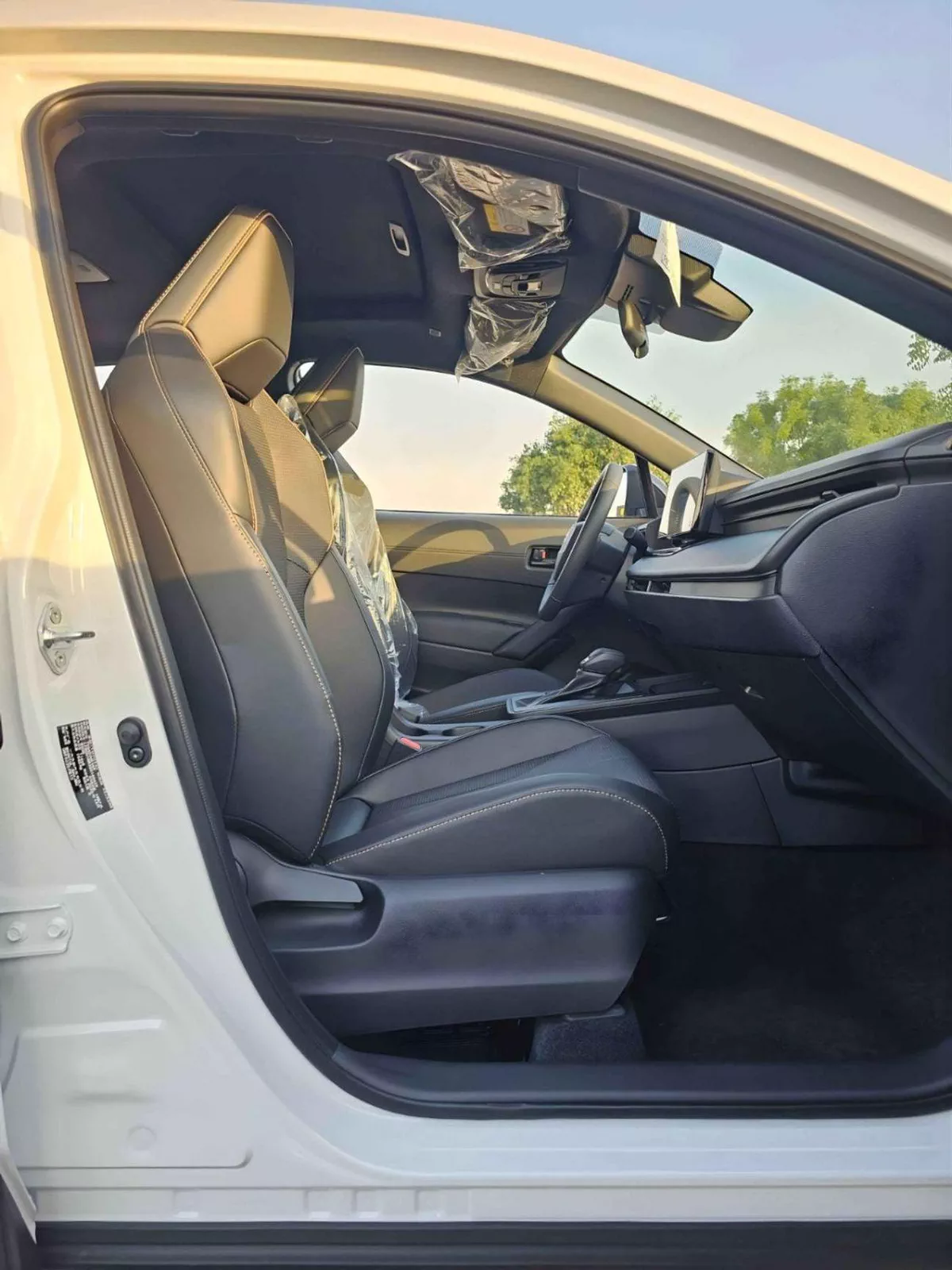 Toyota Corolla Cross ELITE 2.0L HYBRID ELITE NEW SHAPE || 2.0L HYBRID V4 | RADAR | LEATHER WITH DRIVER PWR SEAT | SUNROOF (CODE # CRCHCN)-13-0
