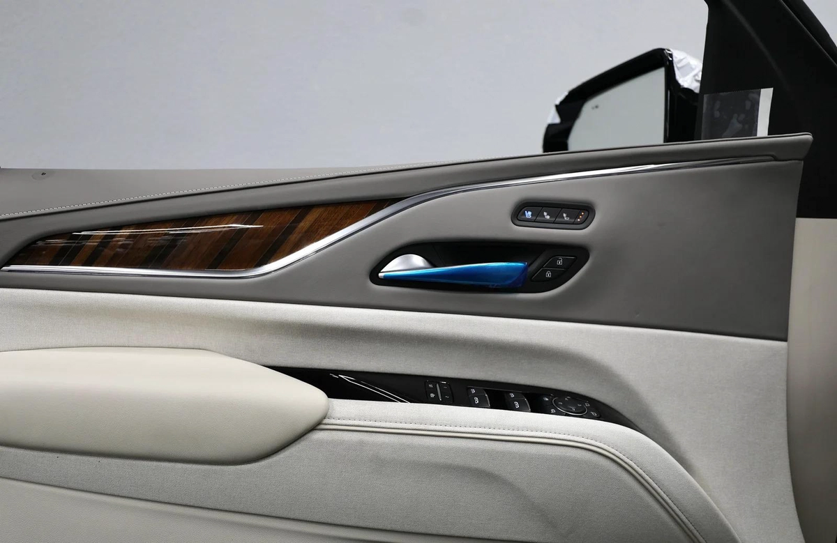 GCC | Cadillac Escalade 600-12-12
