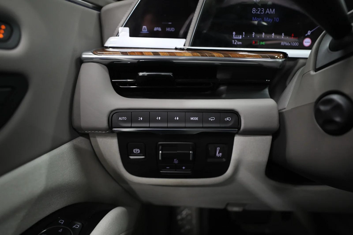 GCC | Cadillac Escalade 600-10-10