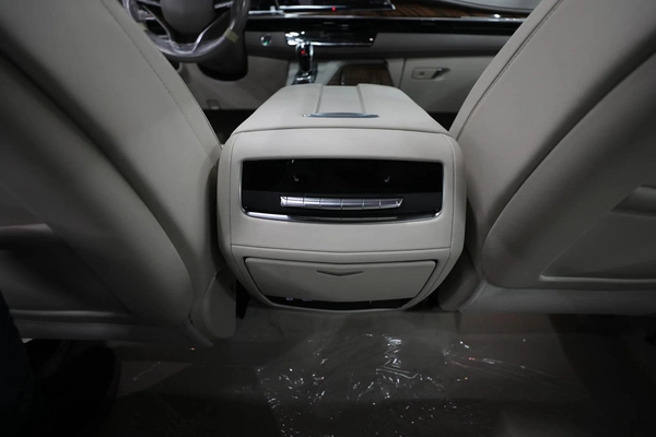 GCC | Cadillac Escalade 600