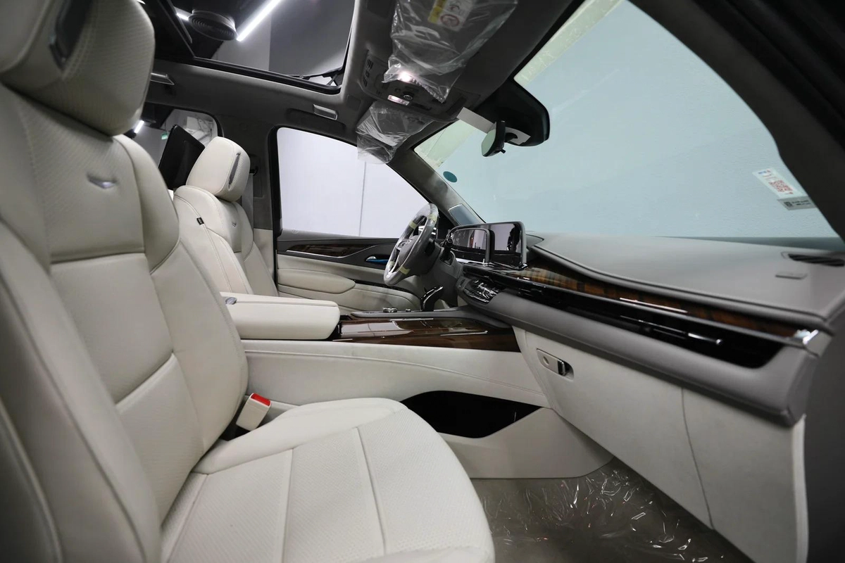 GCC | Cadillac Escalade 600-18-18